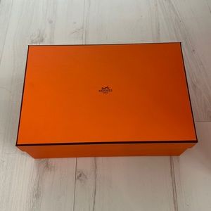 Hermes box 12x8x4.5